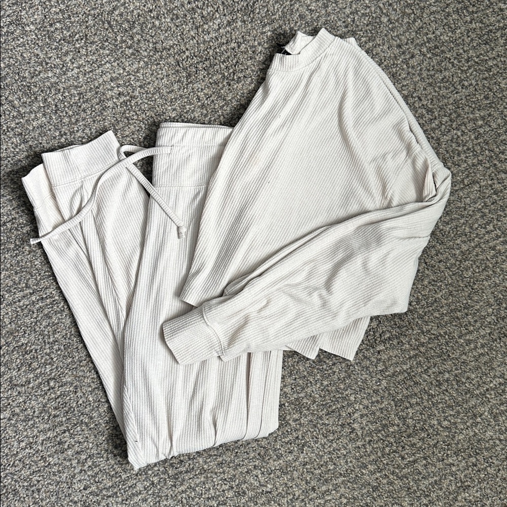 Mono B ribbed lounge pajama set Large